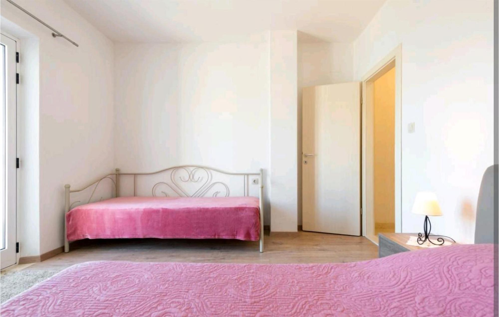 Amazing Apartment In Selca With Wifi Exterior photo